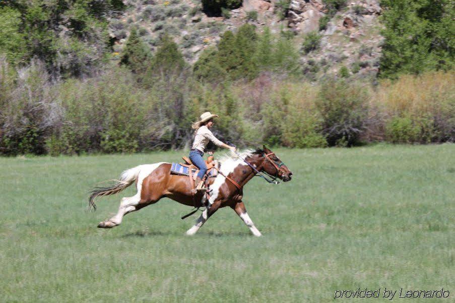 The Lodge & Spa At Brush Creek Ranch Saratoga エクステリア 写真